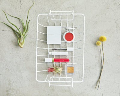 To One トーン の透明感カラーで大人女子の春メイク Mina Official ミーナ オフィシャルサイト