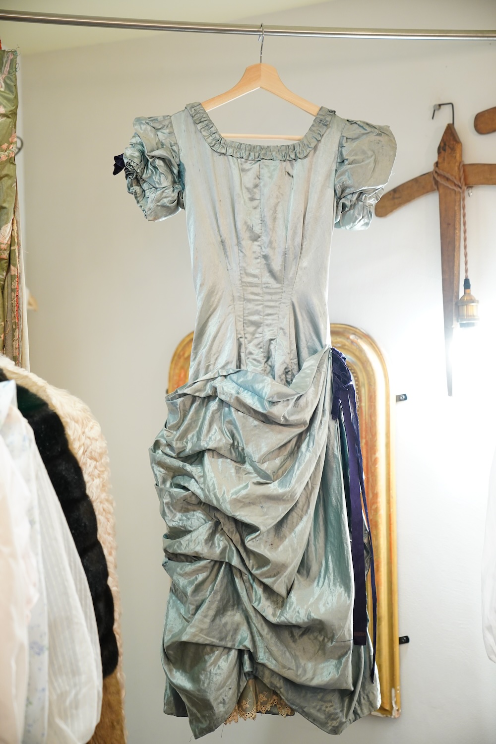 原宿にあるヴィンテージショップ＜curios tokyo＞で近代ヨーロッパの  